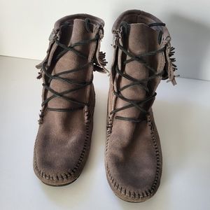 Minnetonka suede moccasin boots